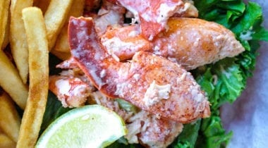 lobster meatlobster meat with lime wedge