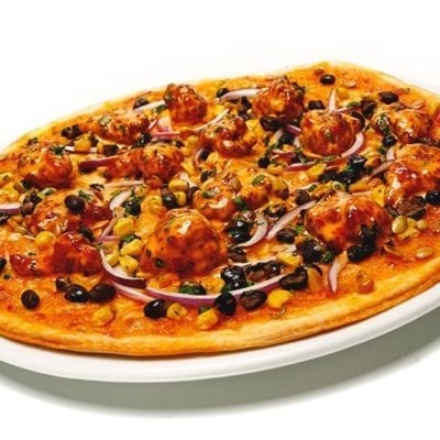 ken's boom boom sauce chicken pizza with onions and black olives